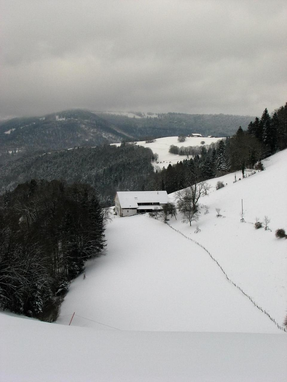 Апартаменты La Joux Chaupe Сент-Юрсан Экстерьер фото